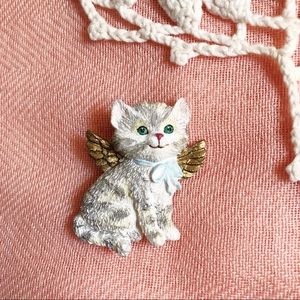 💕 Angel Kitten Brooch - Ceramic